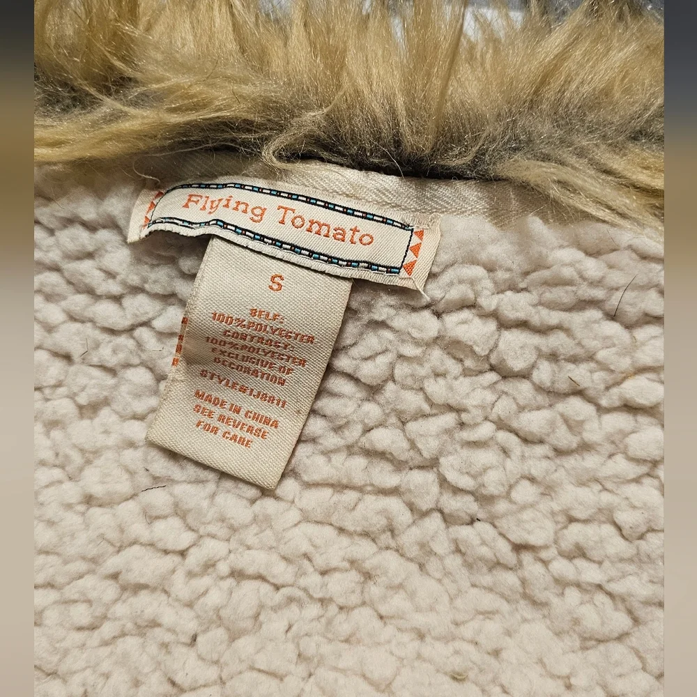 Flying Tomato Faux Shearling Embroidered Faux Fur Trim Vest Size Small - Picture 6 of 6